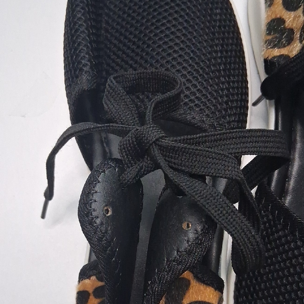 Chic Leopard and Black Women's Sneakers - Picture 4 of 8